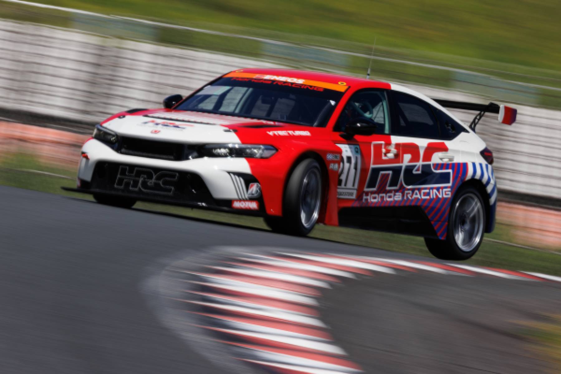 CIVIC TYPE R HRC Concept completes debut race P6 overall with highest mileage in class