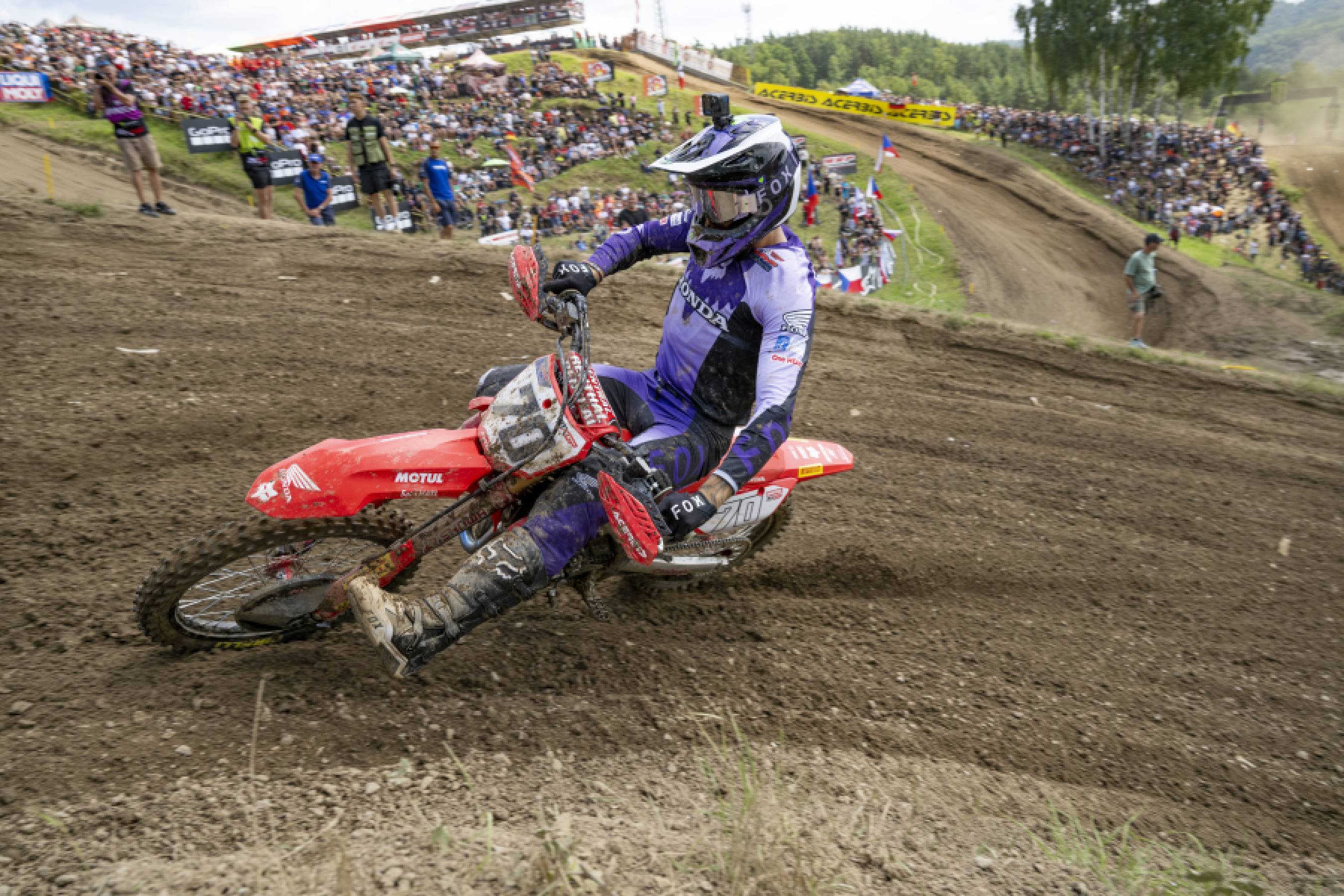 フェルナンデス、猛追も実らず。プロトタイプCRF450Rのデビューレースで惜しくも表彰台を逃す