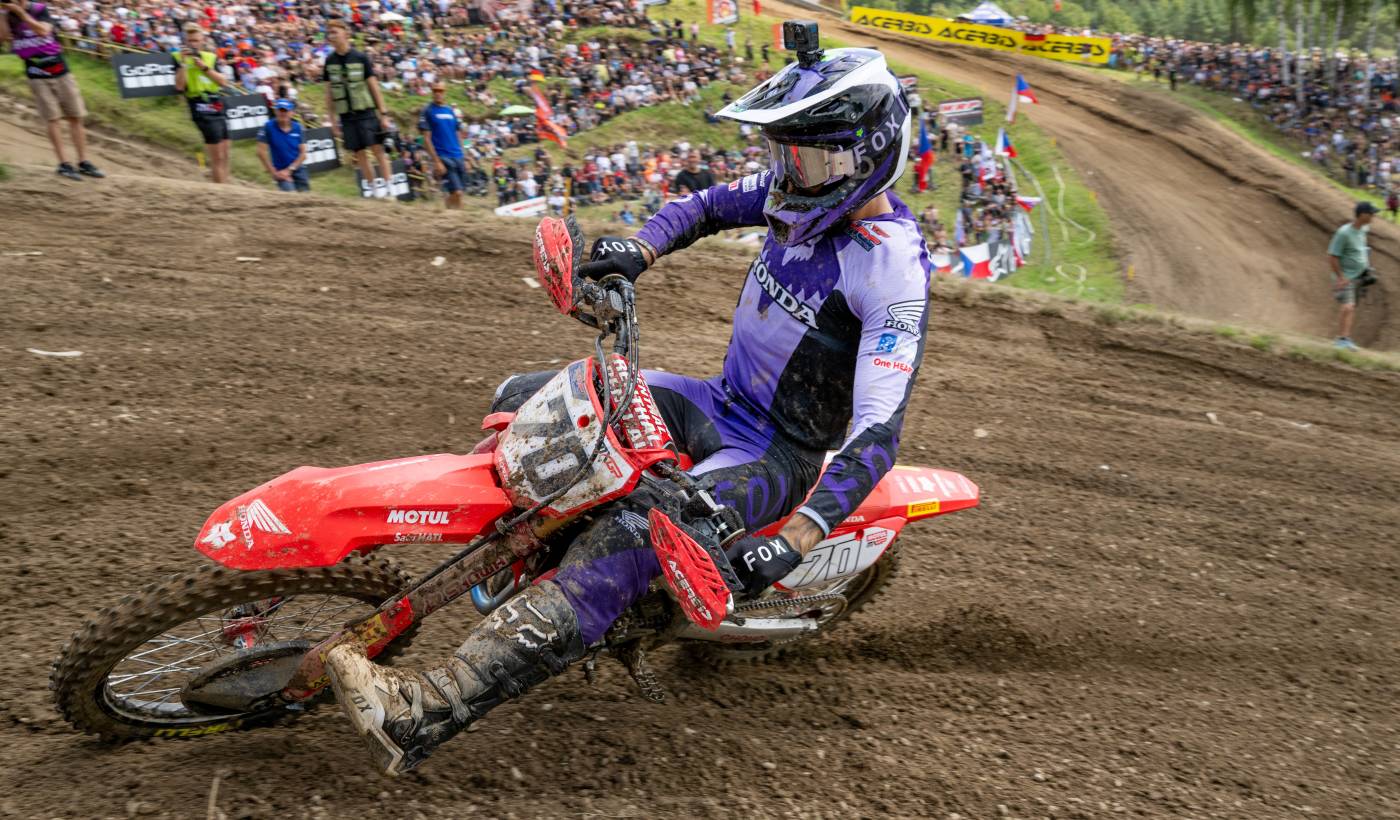 フェルナンデス、猛追も実らず。プロトタイプCRF450Rのデビューレースで惜しくも表彰台を逃す