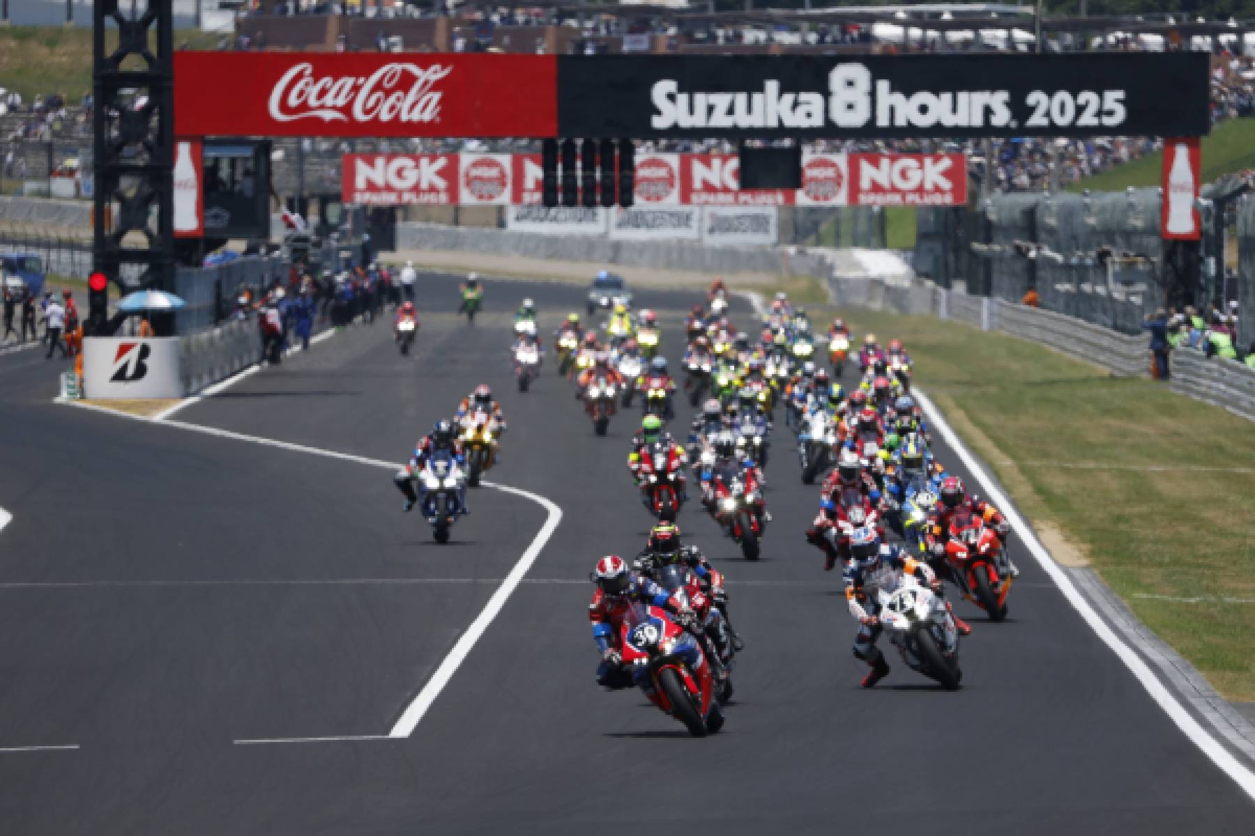 【レース終了】2人体制で挑んだHonda HRCが鈴鹿8耐4連覇を達成