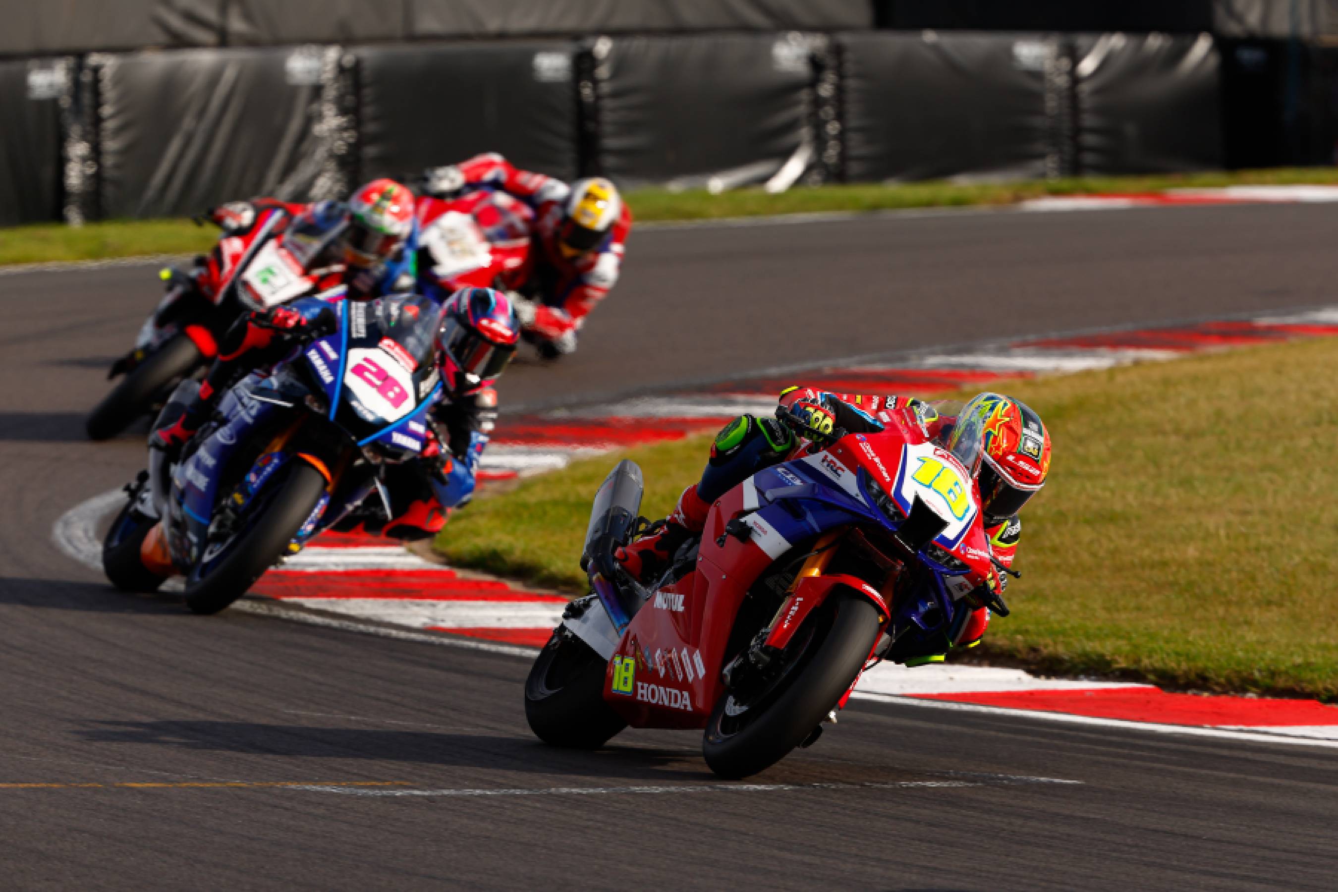 A solid start for Honda Racing at Donington Park