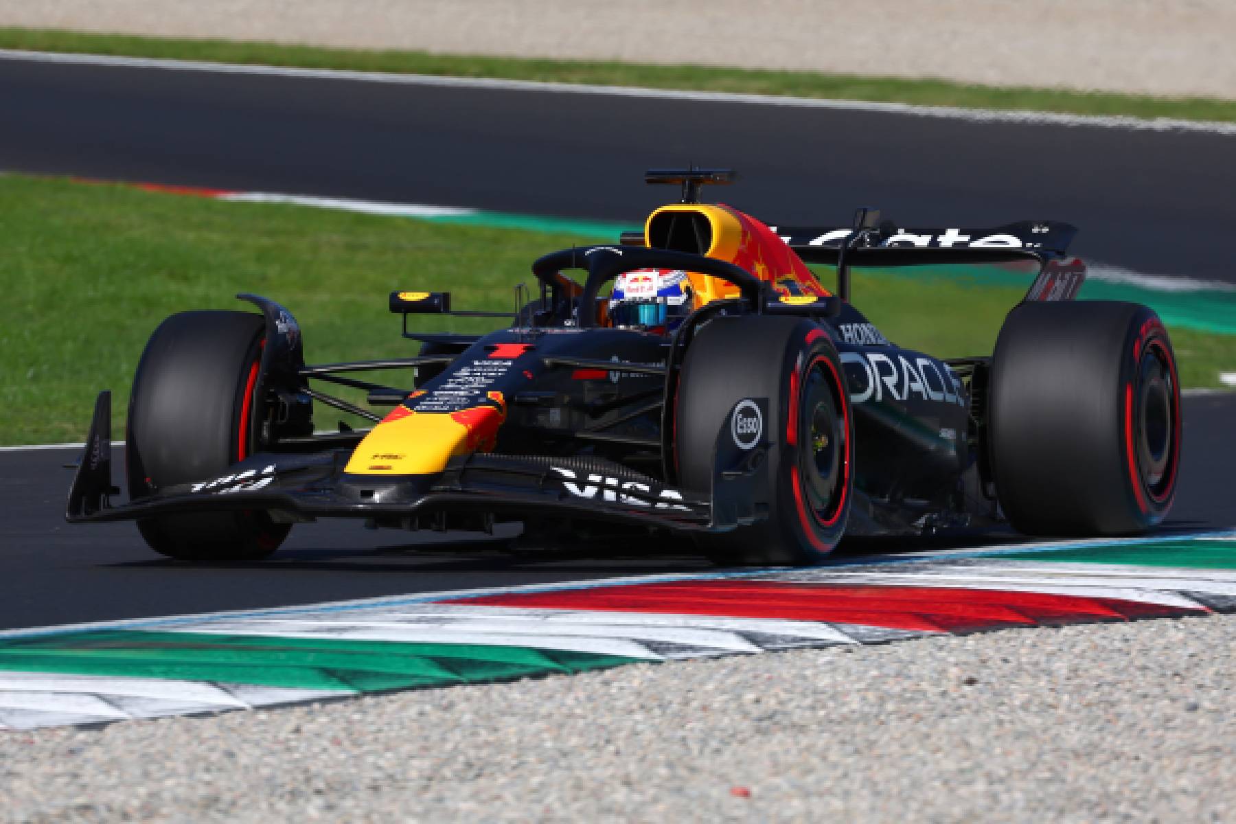 フェルスタッペンがポールポジション獲得、角田は10番手 | Honda