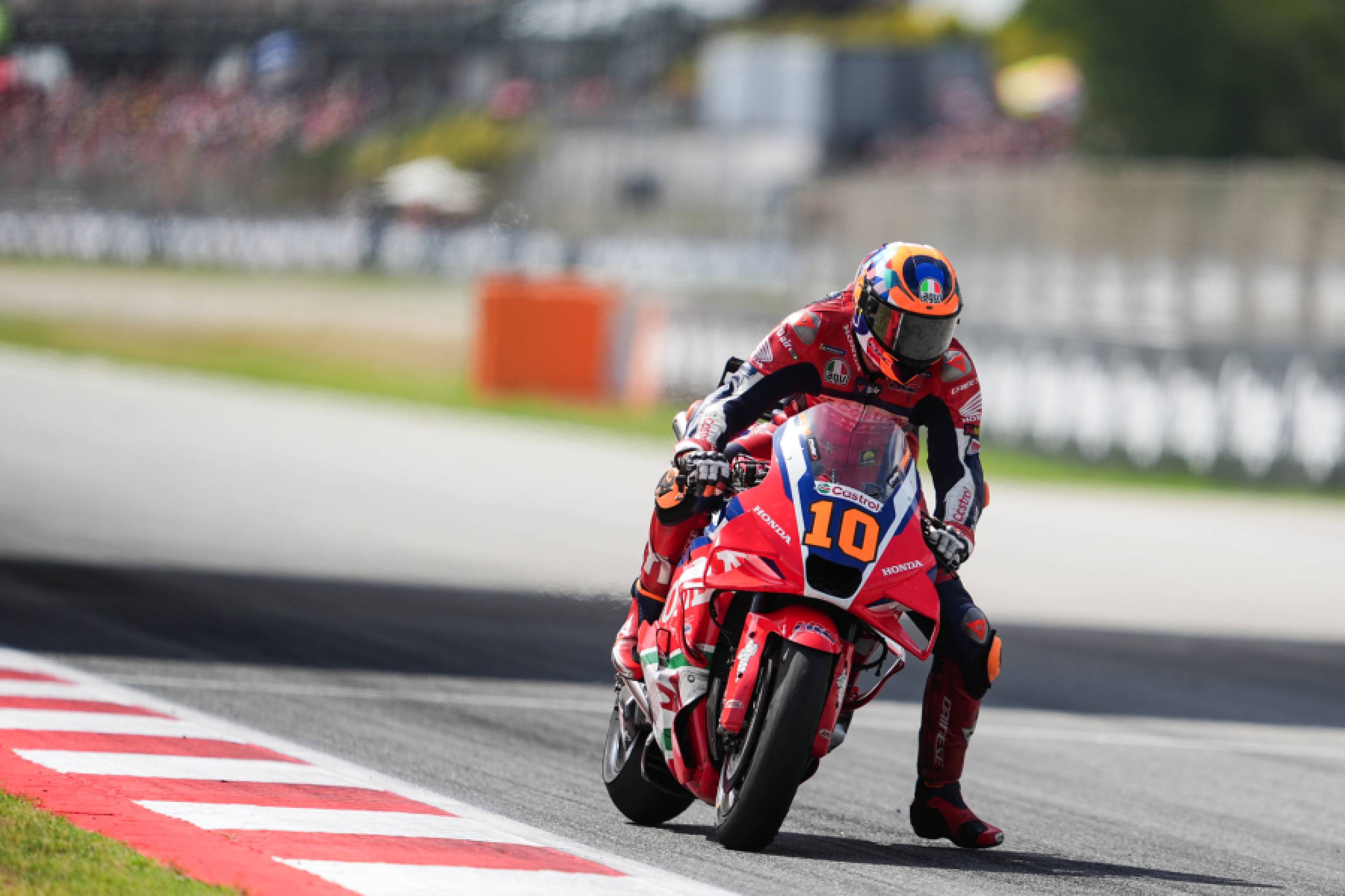 Forever fighting – Honda HRC Castrol battle to double points finish in Catalunya
