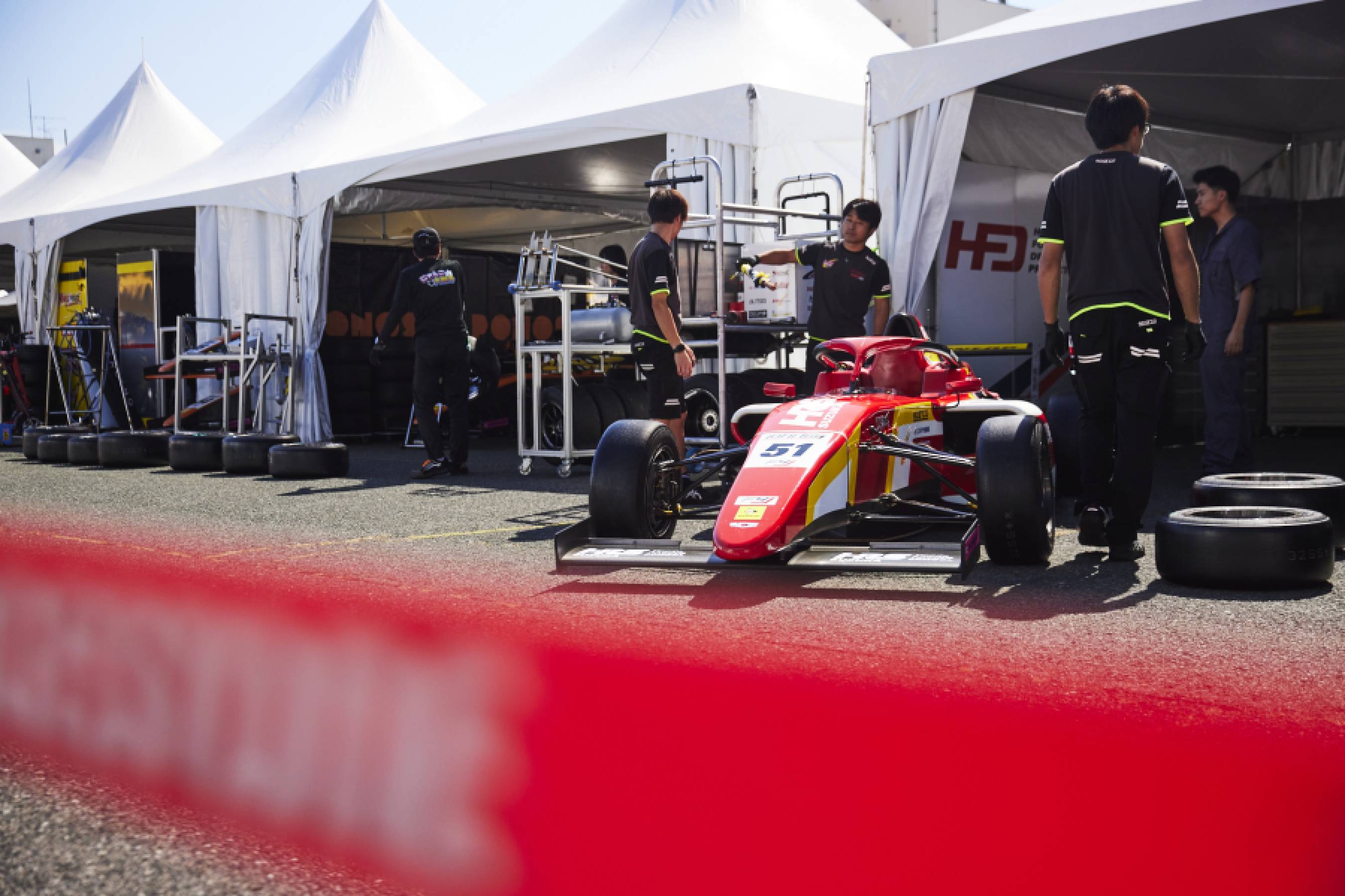 Momose is in P6, and Shimbara is in P8