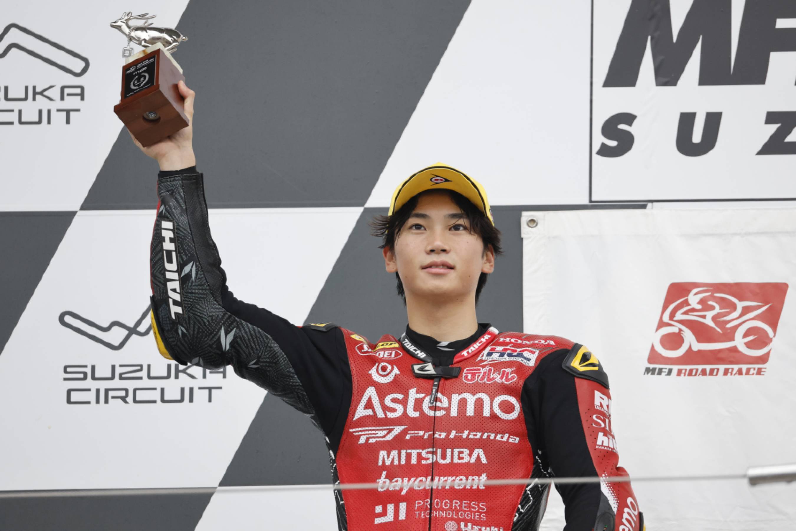 荒川が2位、羽田は3位で自身初のチャンピオンを獲得