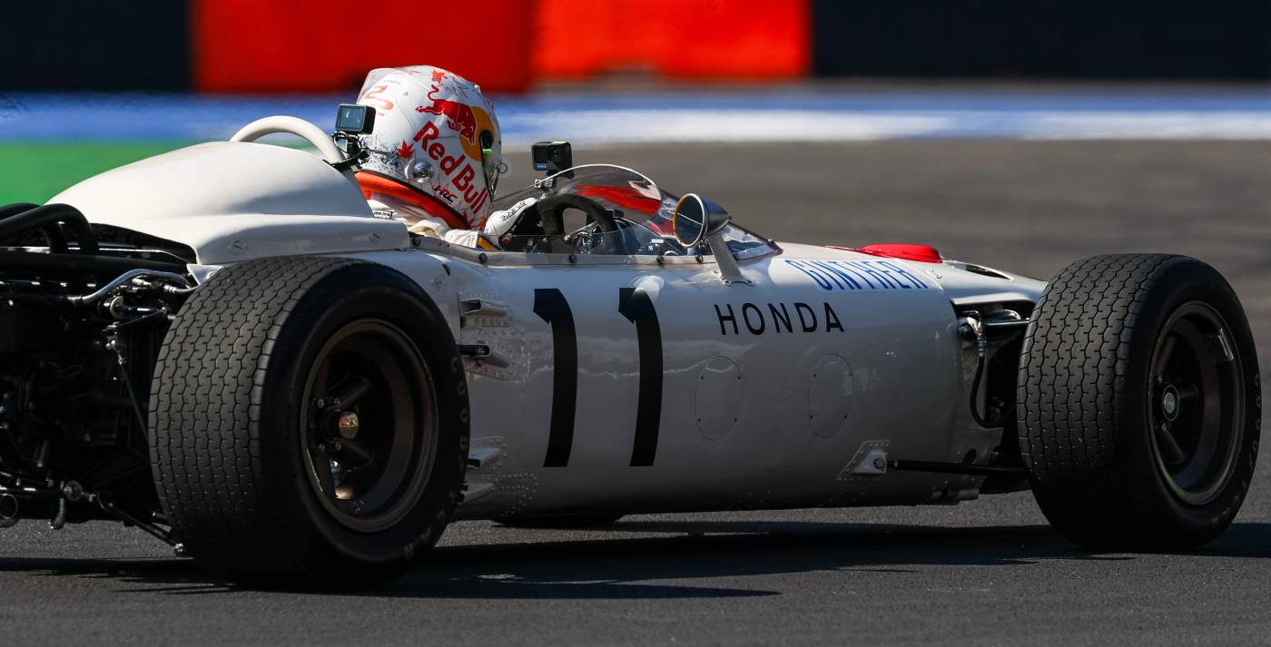 Yuki Tsunoda Drives RA272, Honda’s First F1®-Winning Car, in a Showrun at the F1 MEXICAN GRAND PRIX