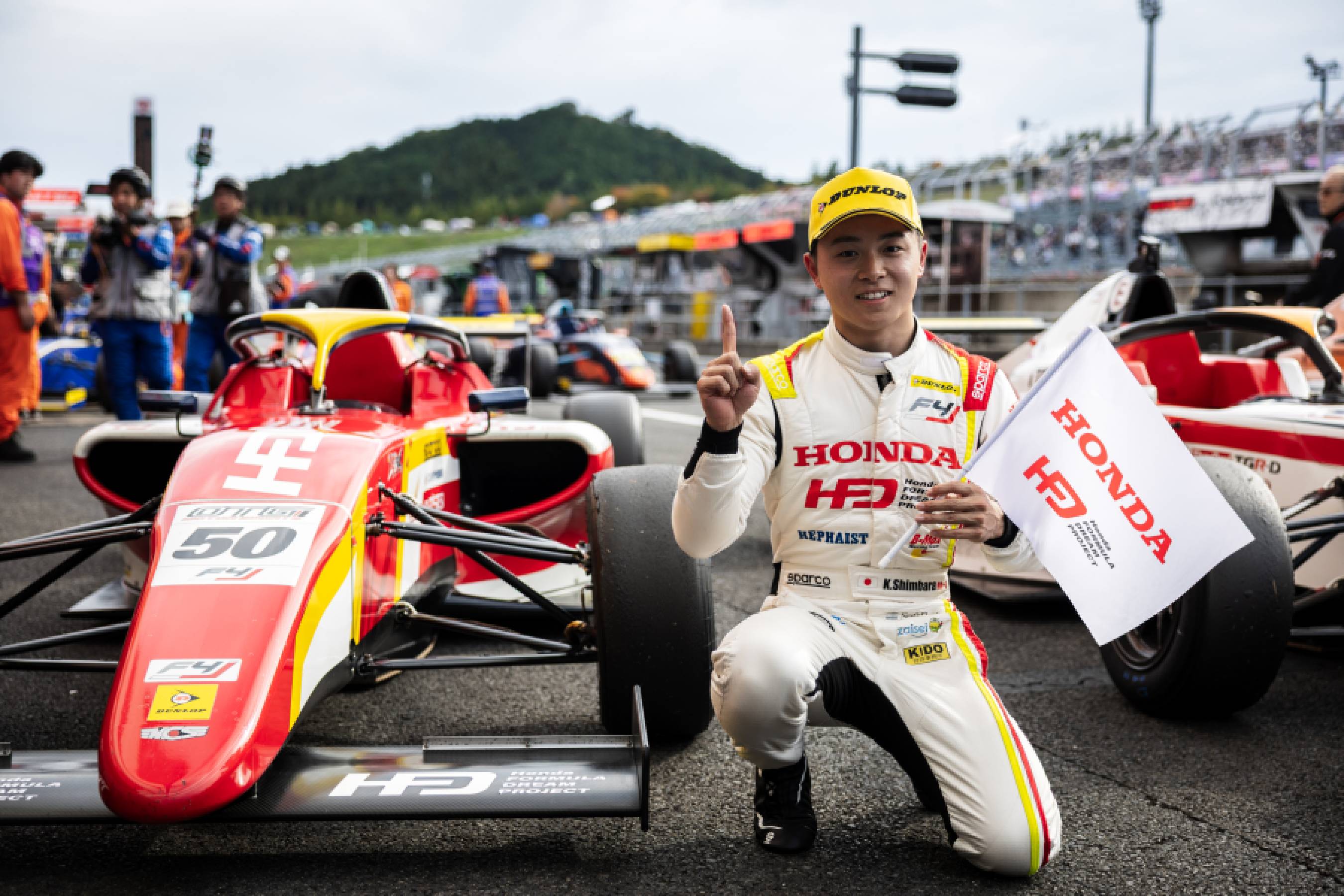 Shimbara achieves the pole to win