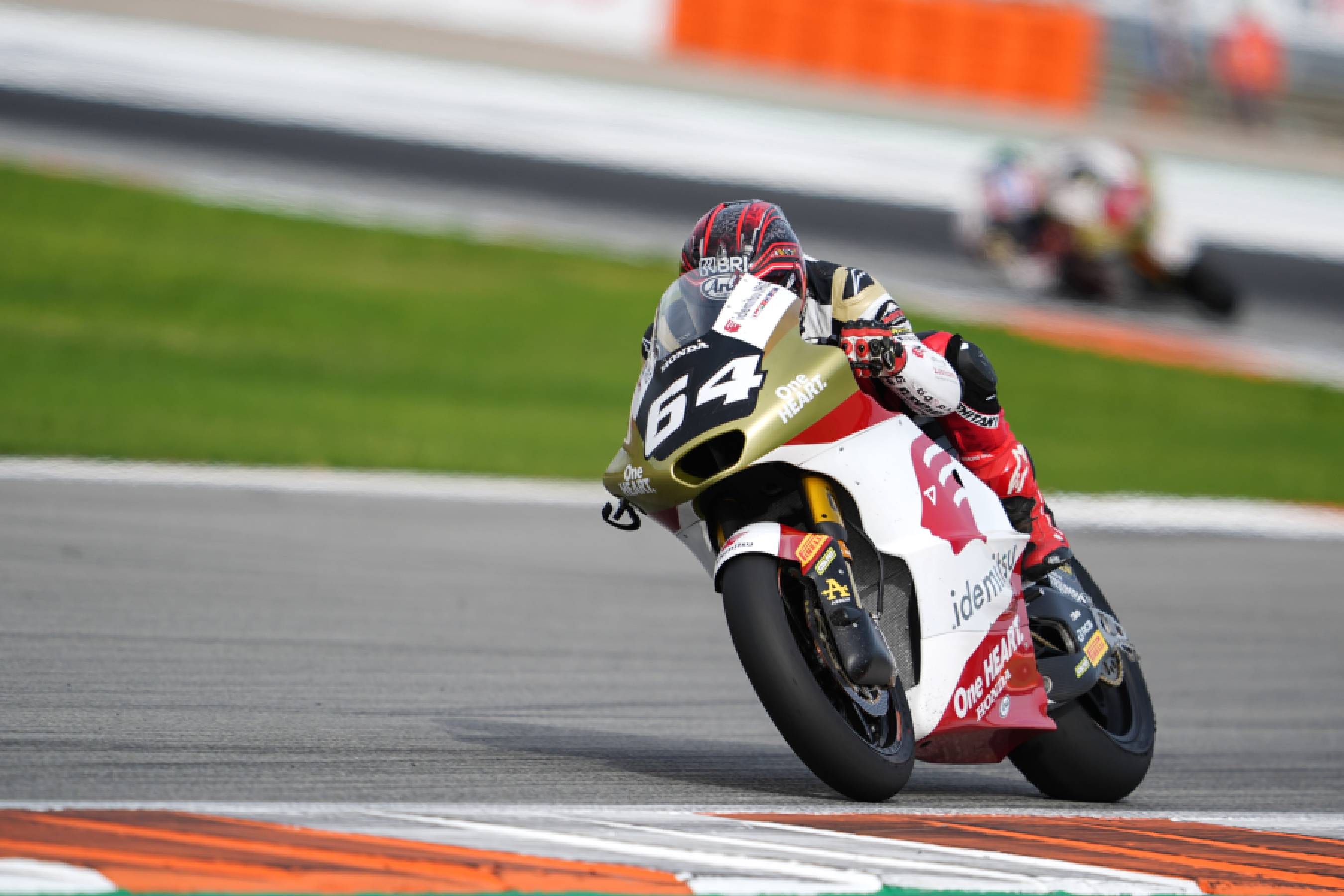 Determination Without Reward: Aji and Kunii Show Heart in Final Moto2 Race