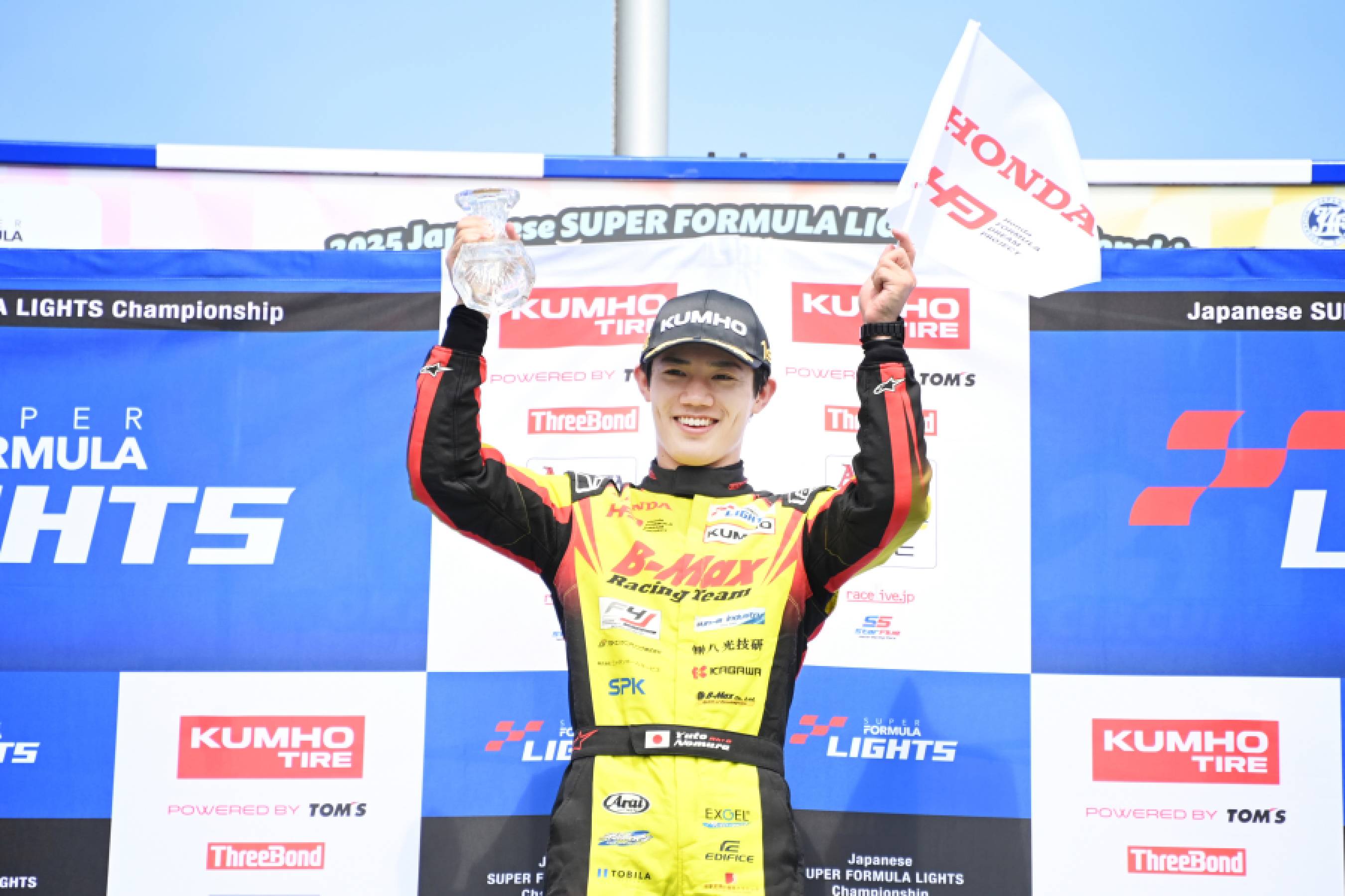 Nomura takes maiden SFL victory from pole