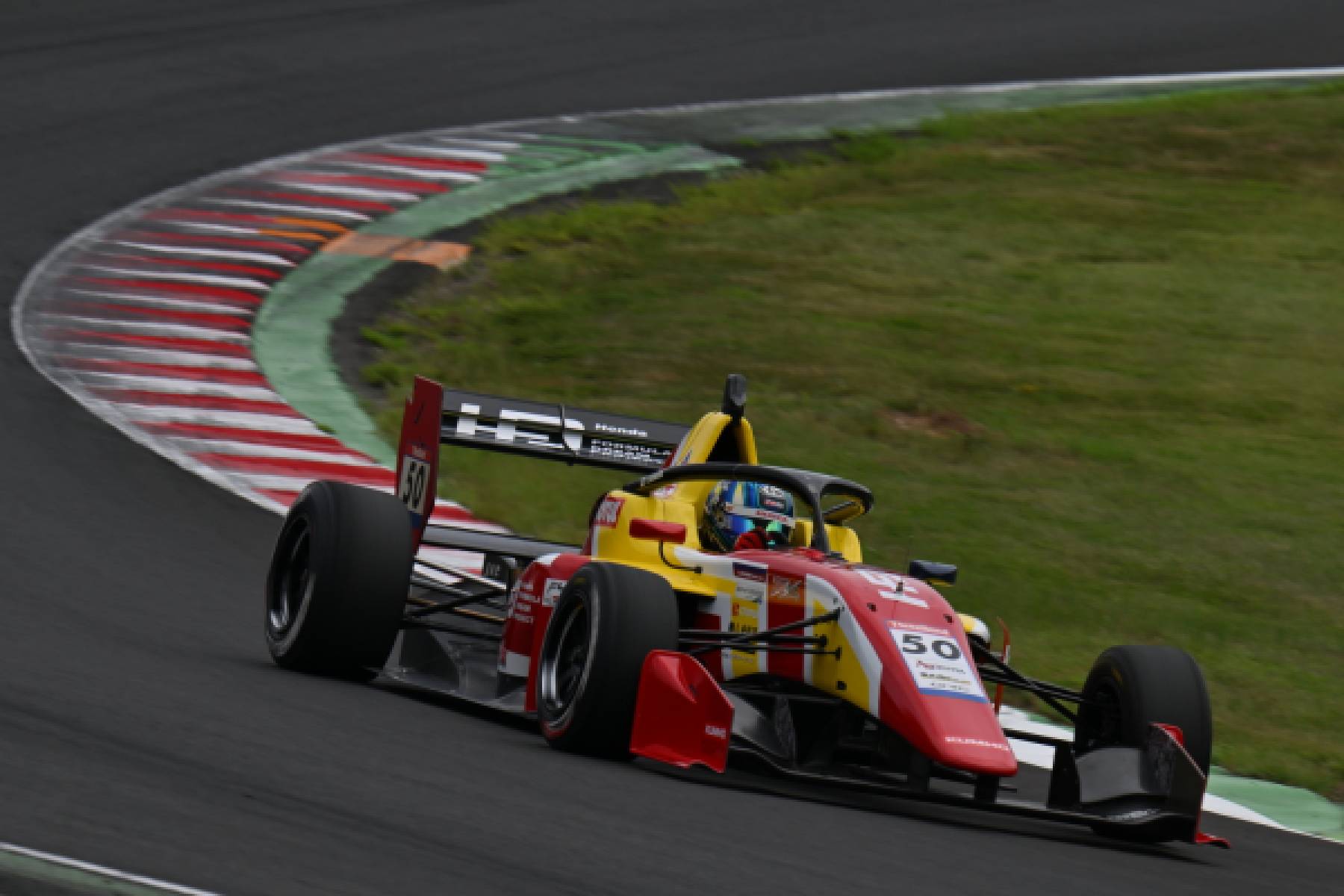 Nomura takes a consecutive pole position