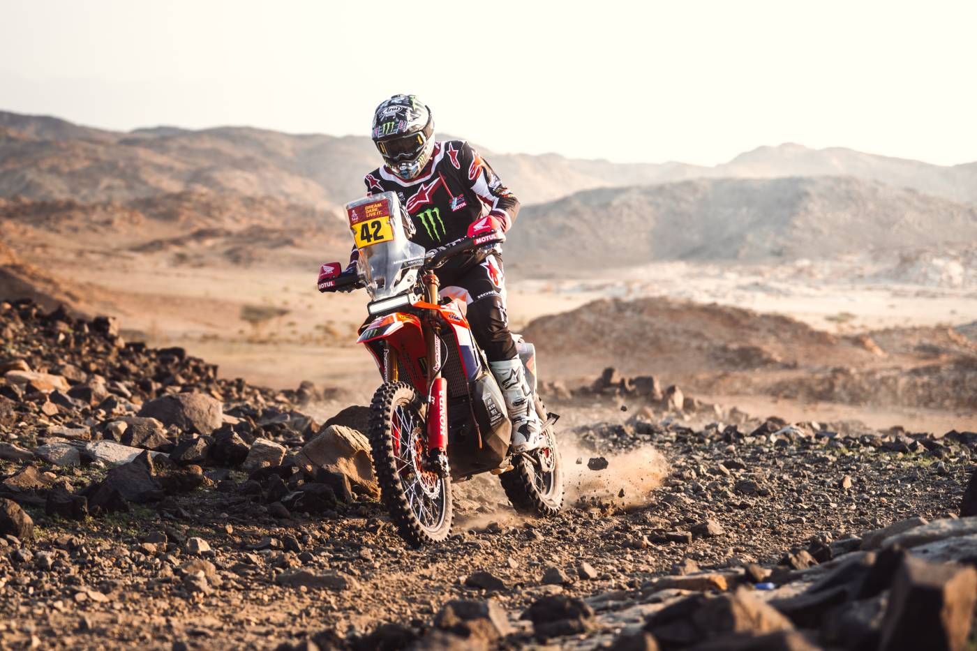 Honda riders dig deep on demanding Dakar opening stage