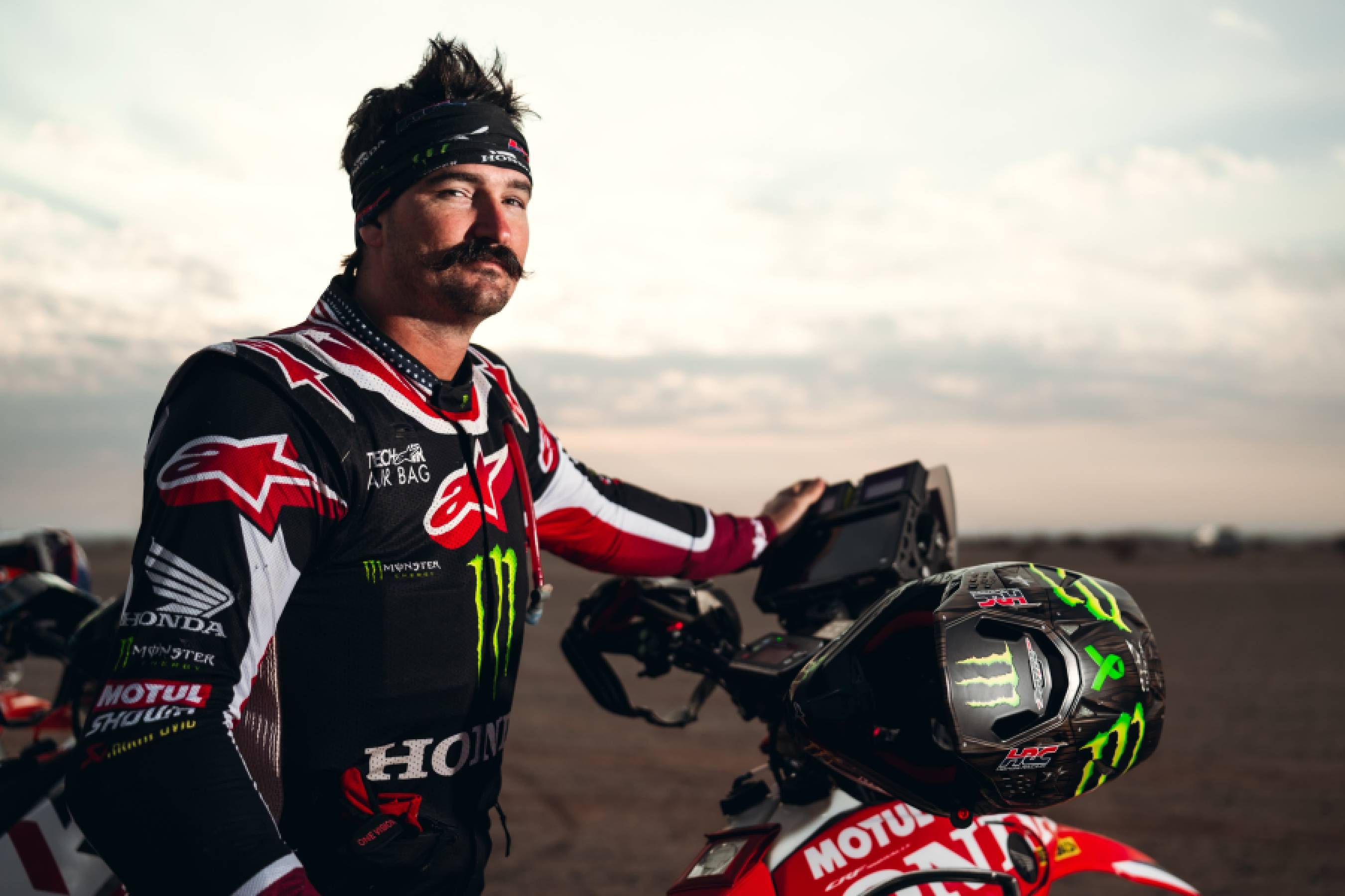 Howes breaks through with first Dakar Rally stage victory