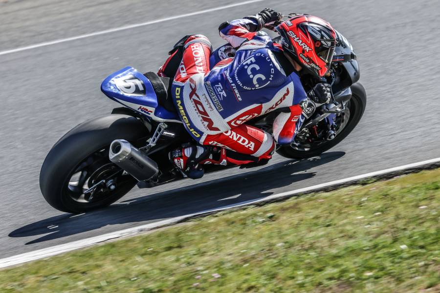 Honda Teams Complete Le Mans Test Ahead Of Th Honda Racing [ 600 x 900 Pixel ]