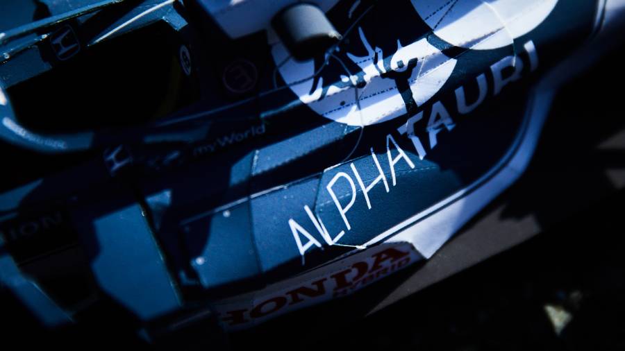 Scuderia AlphaTauri Honda 「AT02」 ペーパークラフト
